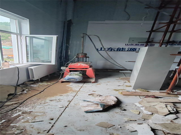 王下乡地基基础下沉墙体裂缝加固注浆顶升施工